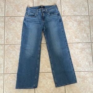 Hollister Low-Rise Baggy Jeans